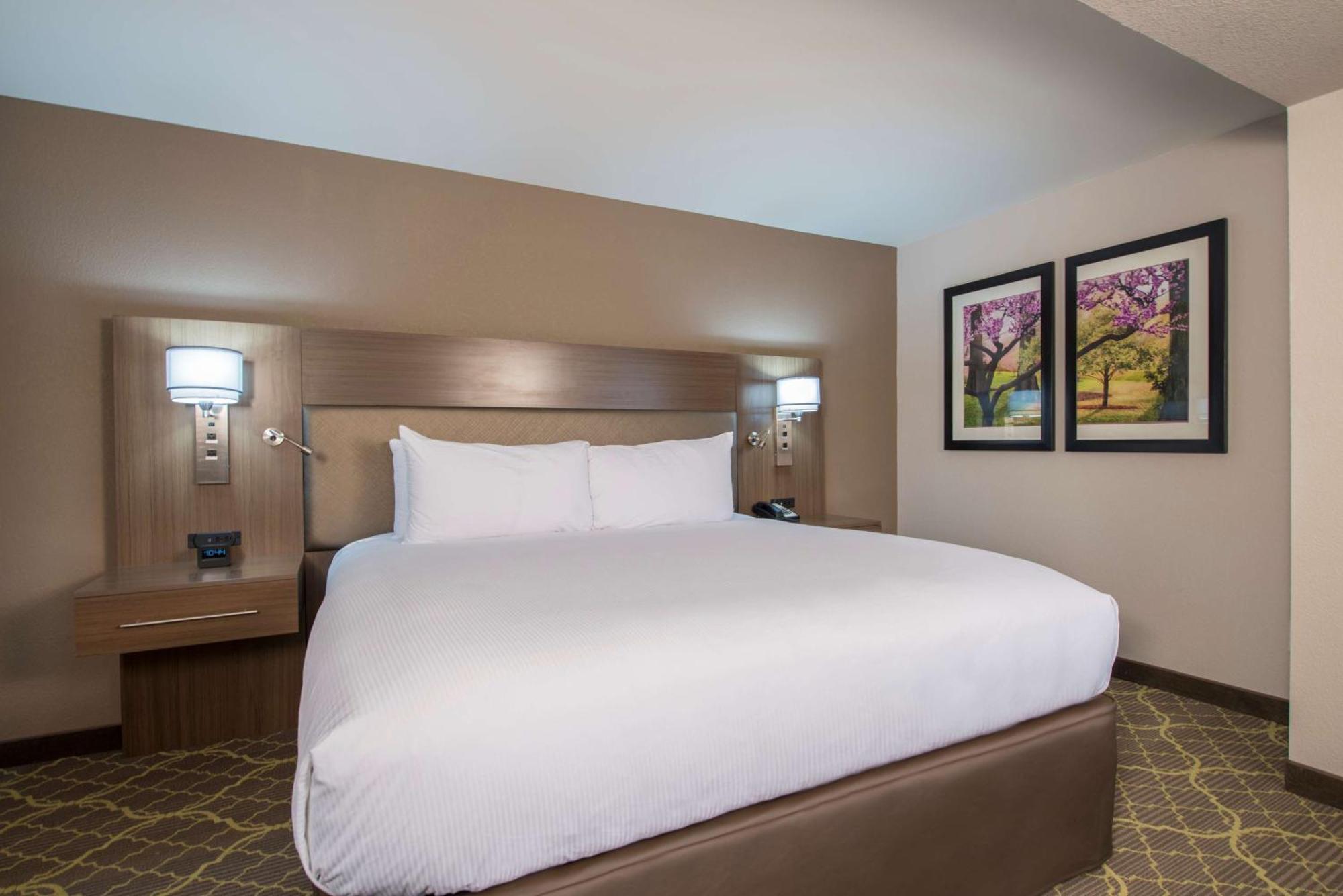 Doubletree By Hilton Winston Salem - University, Nc Eksteriør bilde