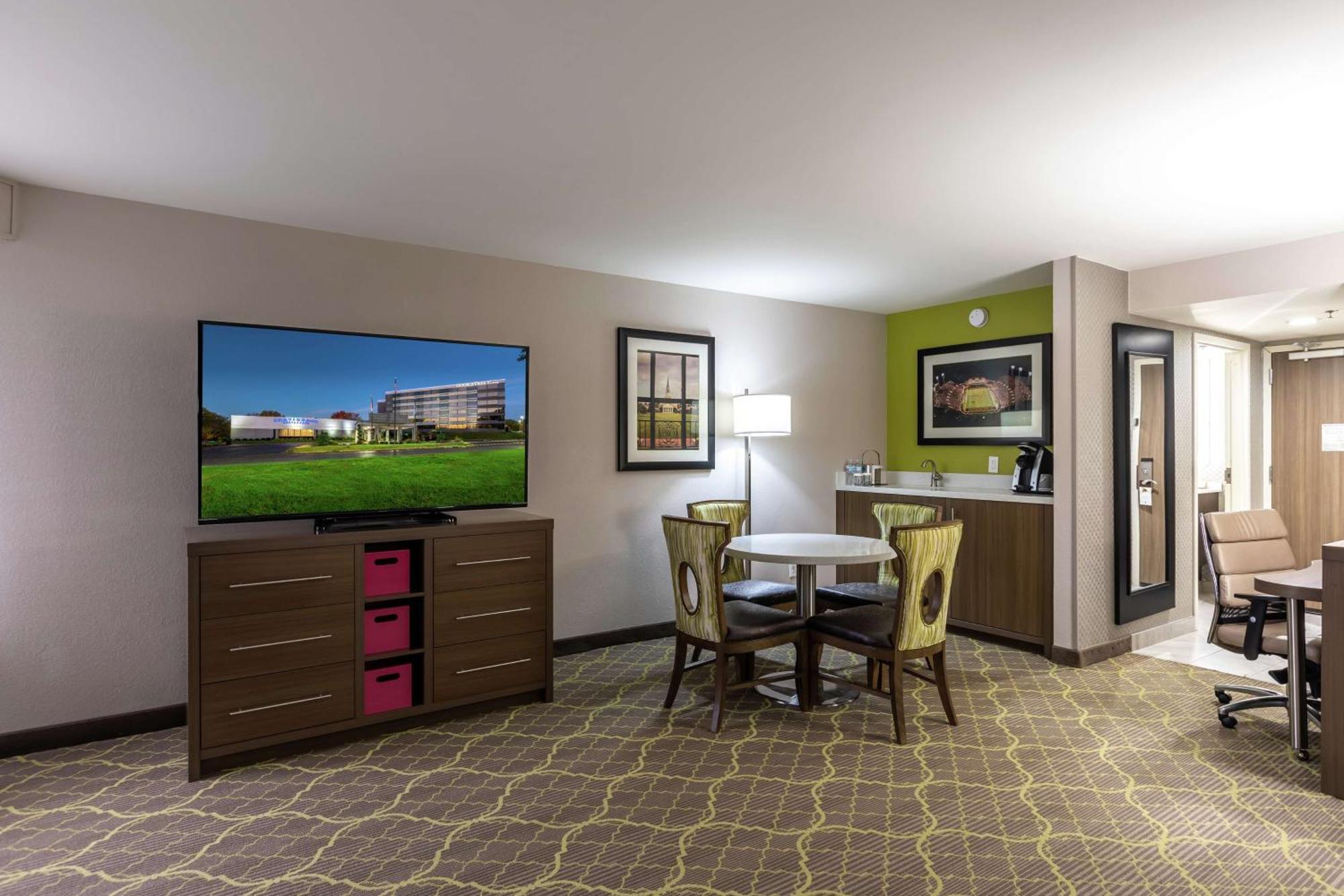 Doubletree By Hilton Winston Salem - University, Nc Eksteriør bilde