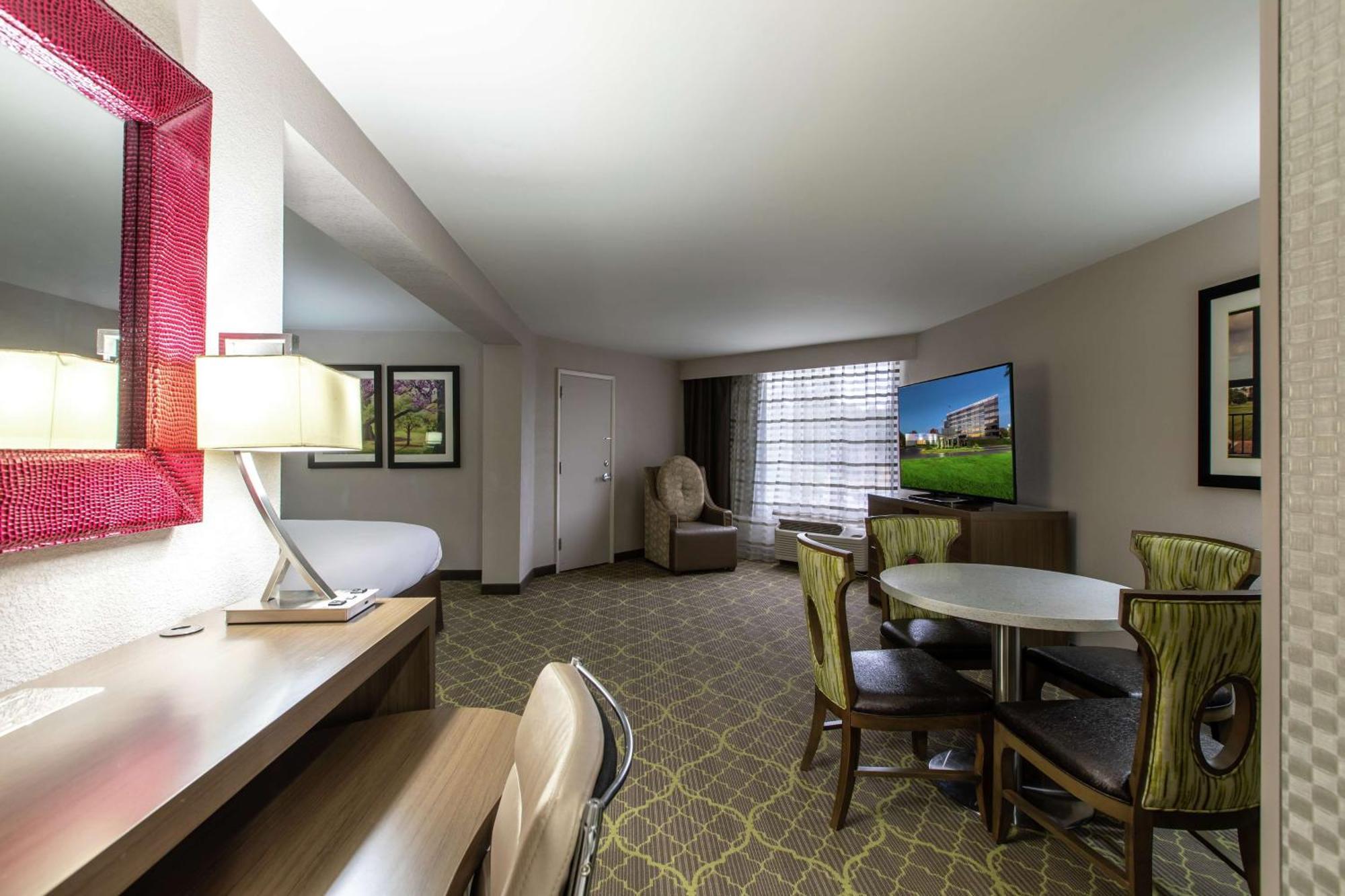 Doubletree By Hilton Winston Salem - University, Nc Eksteriør bilde