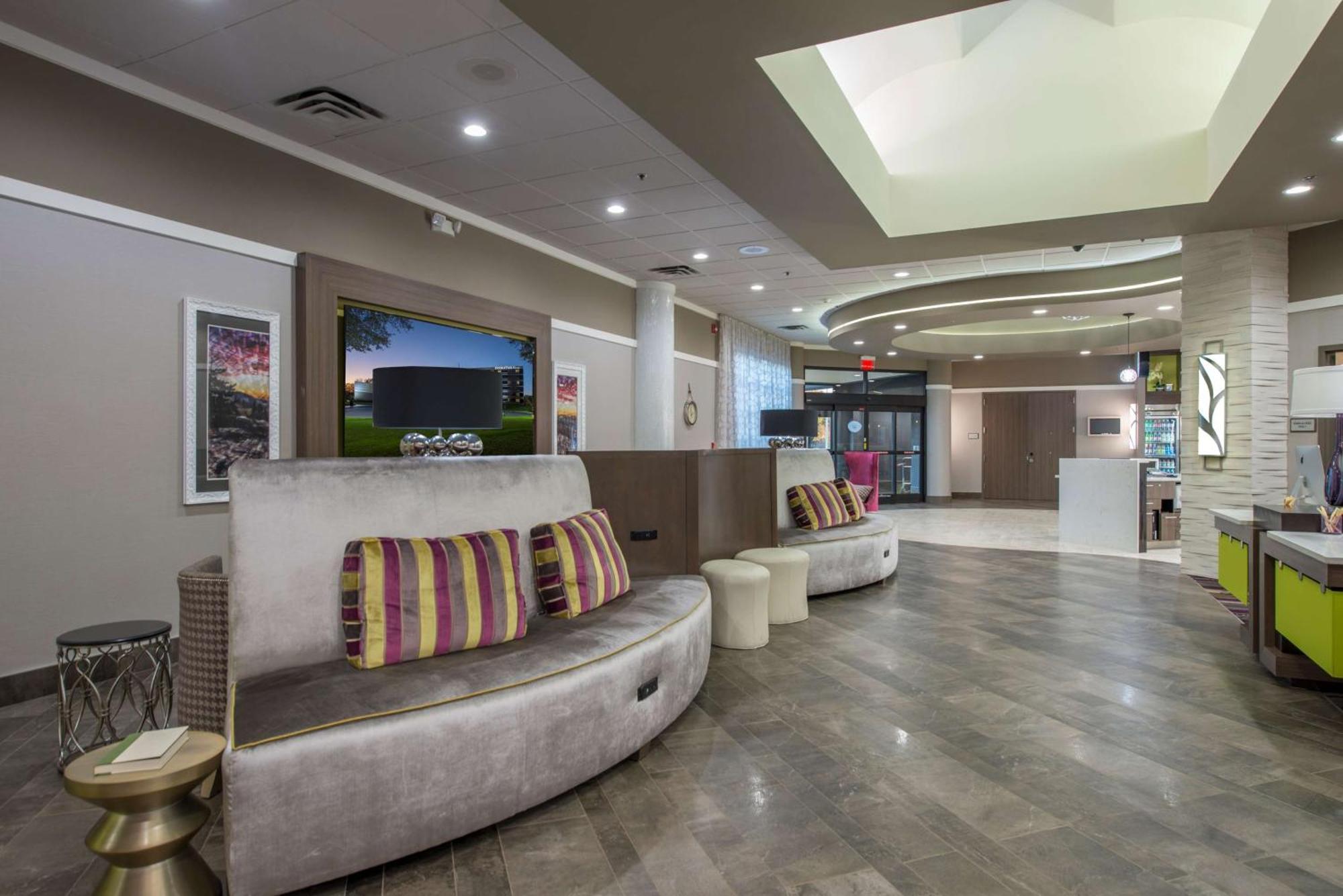 Doubletree By Hilton Winston Salem - University, Nc Eksteriør bilde